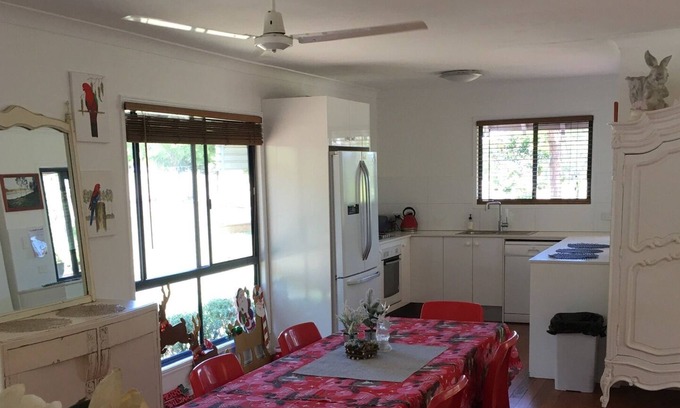 Woodford Cabaña | Lakeside Cottage