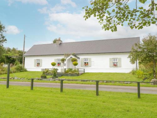 Ballyroddy Casa | Lakeside Cottage