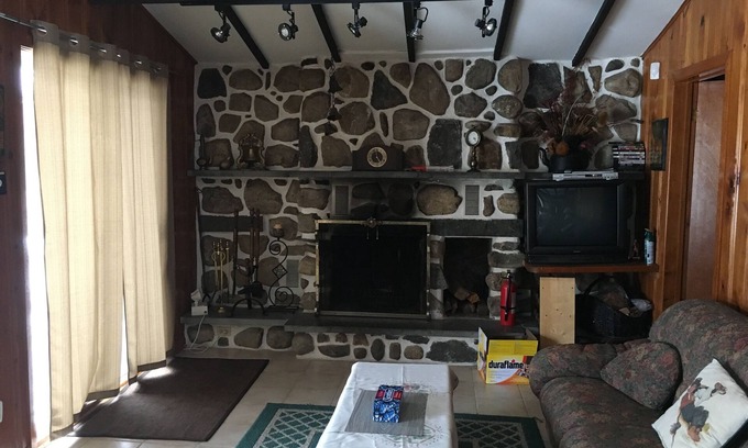 Lantier Chalet De Esquí | Lakeside Cottage Located In The Heart of the Laurentians (near St Agathe)