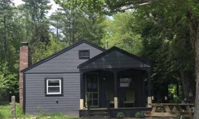 Holderness Cabaña | Lakeside Cottage with Kitchen