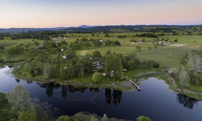 Altaville Casa | Lakeside, Countryside & Winery Property