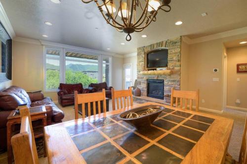 Ogden Casa | Lakeside Escape 1 BR with Resort Amenities