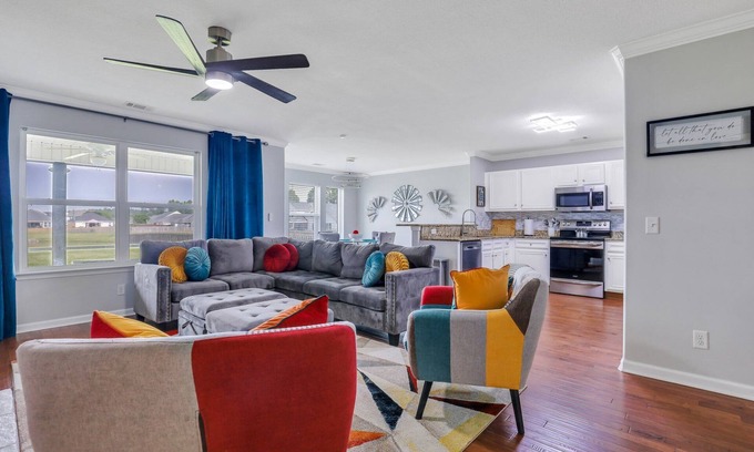 Port Wentworth Casa | ⭐ Lakeside Family Oasis. 19 minutes to Downtown Savannah! 10 Guest Stay. ⭐