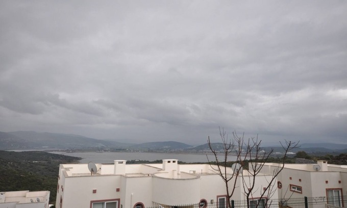 Bogazici Casa | Lakeside Garden Apartment 1