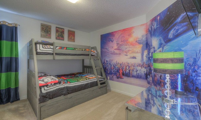 Lake Berkley Villa | Diciembre '18 renovado, villa junto al lago con una enorme piscina orientada al sur, Disney a 10 minutos