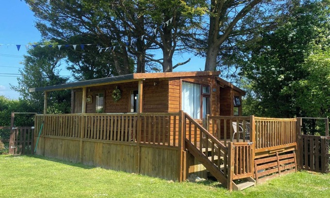 Castlemartyr Cabina | Lakeside Lodge - Castlemartyr - Sleeps 4