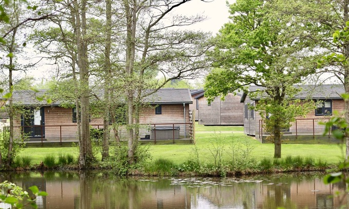 Pevensey Cabina | Lakeside Lodge - Warrenwood Country Park