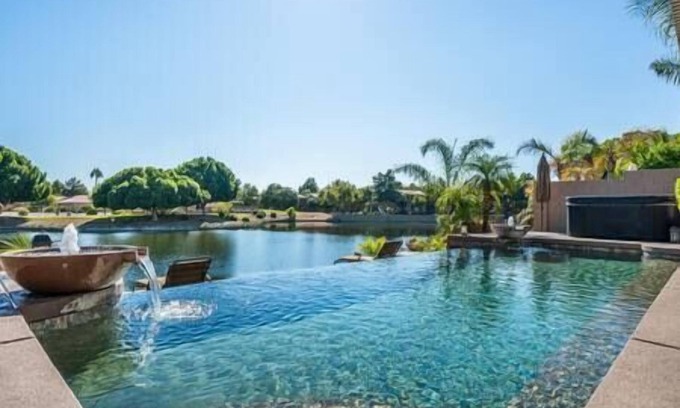 Arrowhead Ranch Casa | LAKESIDE LUXURY & GOLF RESORT - Zero Edge Pool