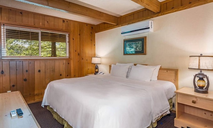 Bass Lake Hotel | Lakeside Oasis w/ Balcony | Perfect for Nature Lovers & Adventure Seekers