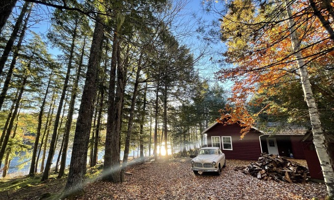 Queens Cabaña | Lakeside retreat on Ponhook Lake