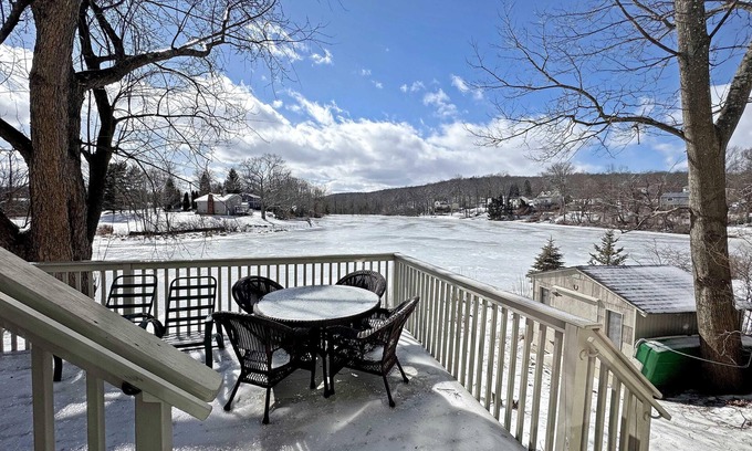 Highland Lakes Casa | Lakeside Retreat in Highland Lakes, NJ – Near Wineries, Breweries and Hiking!
