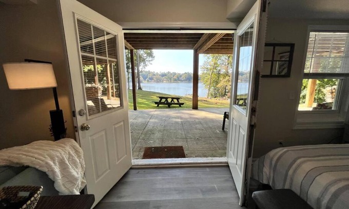 Newnan Apartamento | Lakeside serenity in Newnan