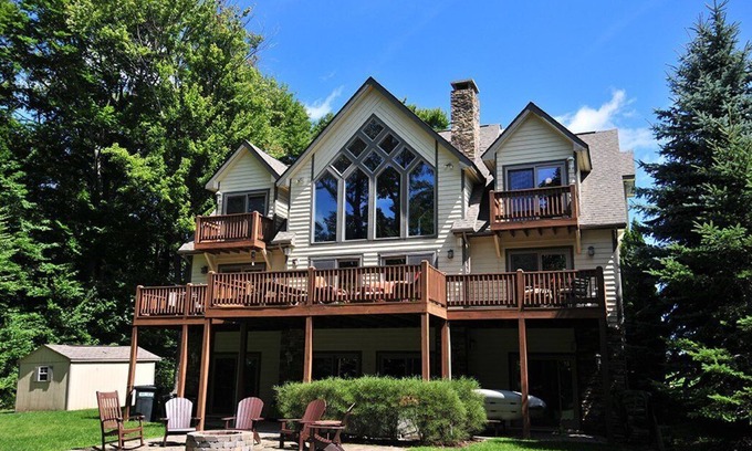Waterfront Greens Casa | Premiere Deep Creek Home cargado con comodidades!