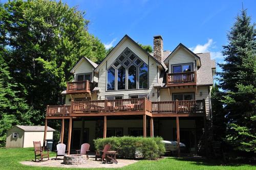 Waterfront Greens Casa | Lakeside Story