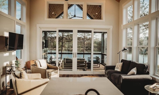 Tracy City Apartamento | Lakeside Tiny Home in The Retreat by Water's Edge