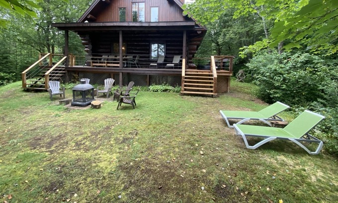 Lac-Saguay Cabina | Amazing log cabin on the lake easy access in winter