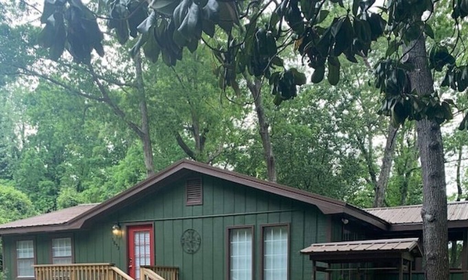 Lithia Springs Casa | Lakeview Cabin at Sweetwater Creek State Park