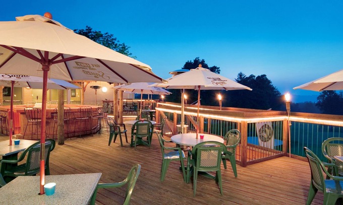 Cheat Lake Complejo | Lakeview Golf Resort