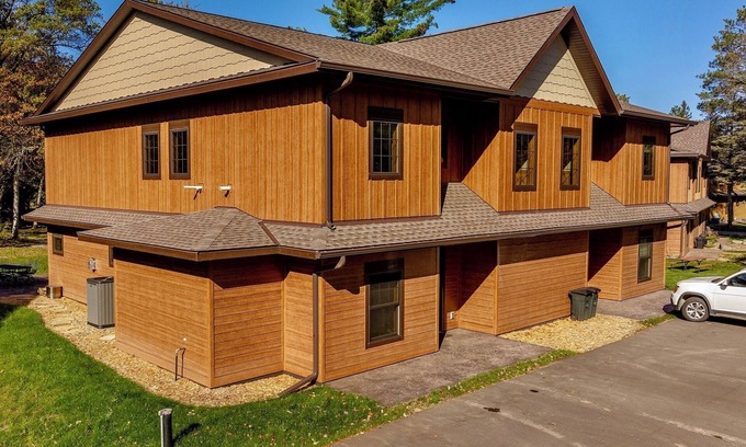 Pequot Lakes Complejo | Lakeview Home with Dock on the Whitefish Chain, Outdoor Pool, Pickleball & More