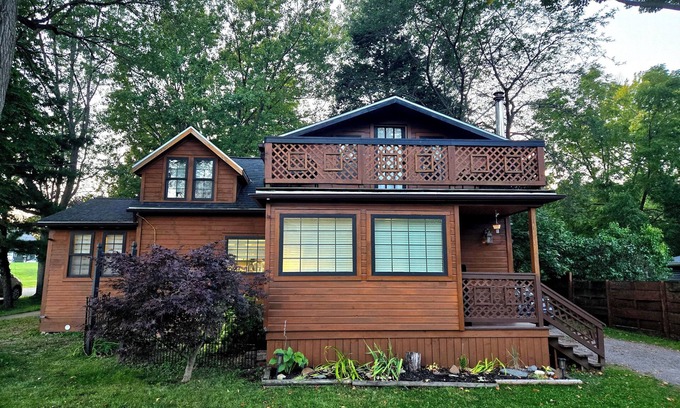 Silver Creek Cabina | LAKEVIEW Hot Tub Retreat Near Wineries!