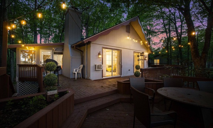 Pocono Summit Casa | Lakeview|! HotTub| Game Room| Community Pool!