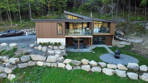 Les Pays-d'en-Haut Regional County Municipality Chalet De Esquí | Lakeview Mid Century Luxury Cottage