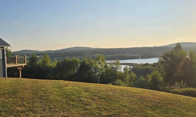 Beebe Plain Casa | Lakeview Retreat in Derby VT – 3BR/2BA Overlooking Salem Lakes