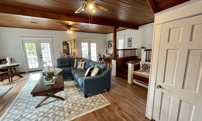 Livonia Cabaña | Lakeview Retreat, nearby Letchworth Park, SUNY Geneseo, Fingerlakes Wineries