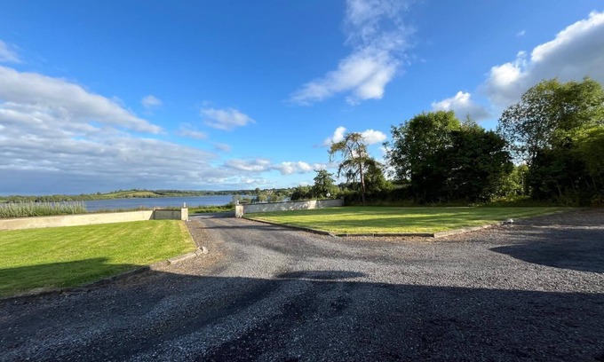 Lough Gowna Casa | LAKEVIEWS & VERY COSY HOUSE WITH BEAUTIFUL SCENERY IN THE VILLAGE OF LOCH GOWNA
