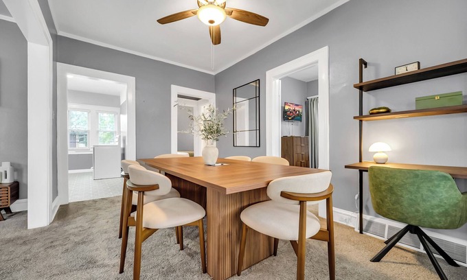 Lakewood Apartamento | Lakewood~2BR~Pets OK~Parking~Laundry~Close to Hospitals, Dining, University