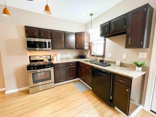 Lakewood Apartamento | Lakewood Firepit Townhouse