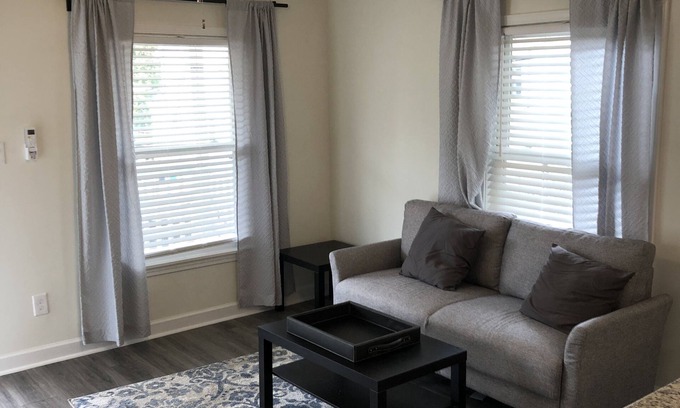 Durham Apartamento | Lakewood/Lyon Park Renovated Cottage Near Duke 23A