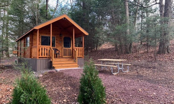 Grier City-Park Crest Casa | Lakewood Park Campground - Luxury Cabin