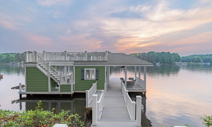 Littleton Casa | Lakin'ItEasy: Best Dock on lake, upper deck, and Boat slips open. Amazing Views!