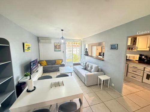 Toulon Apartamento | Lamazonite YourHostHelper