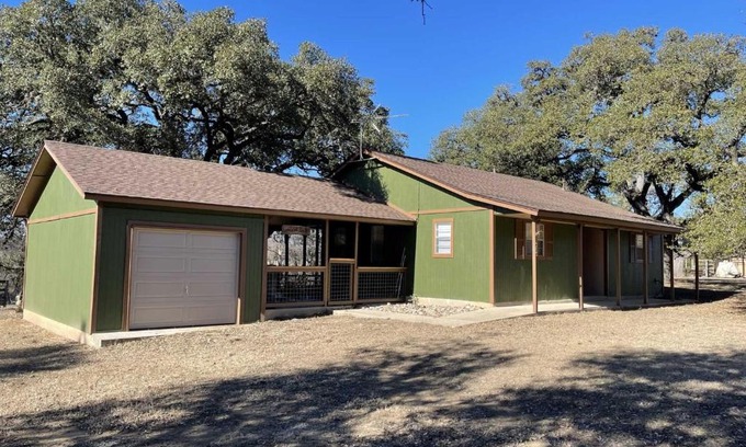 Bandera Casa | Lambert Park on Medina River