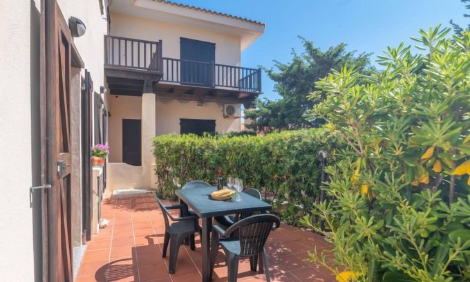 Capo Testa Apartamento | Lampara by Interhome