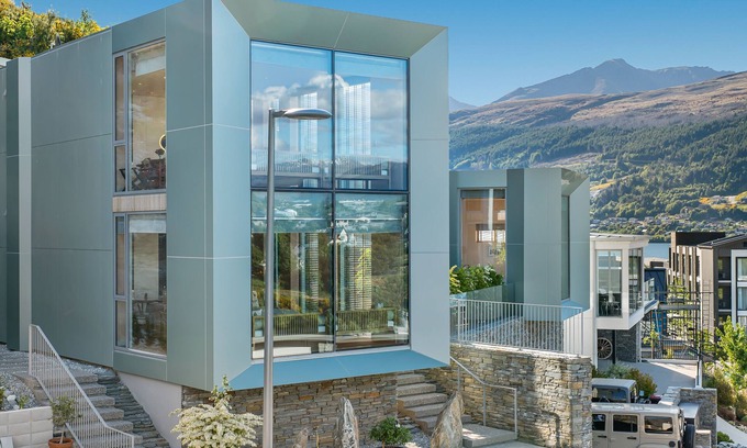Kelvin Heights Cabina | Lanah Residence