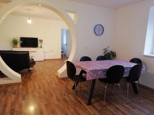 Eggenfeld Apartamento | Land Wohnung