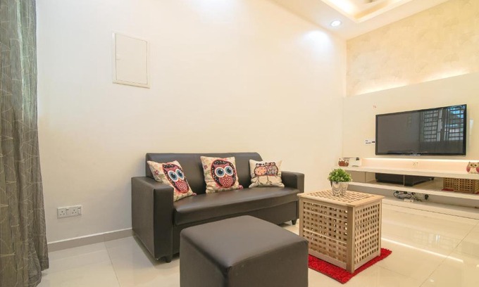 Bayan Lepas Casa | Landed Cozy House Near SPICE, Airport