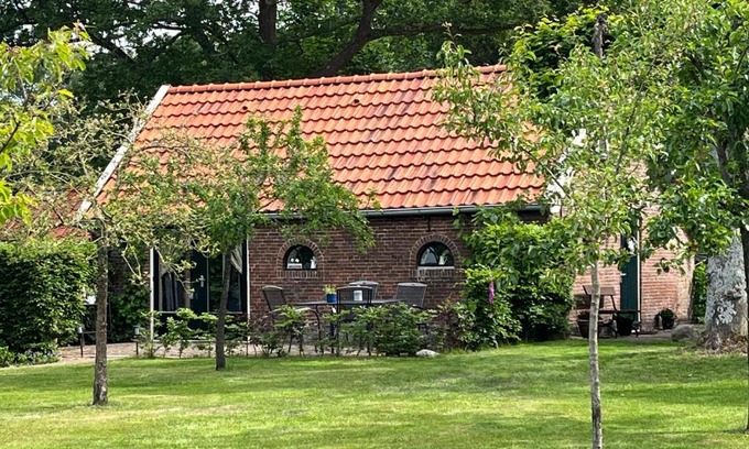 Veeningen Casa | Landelijk gelegen Huisje op erf