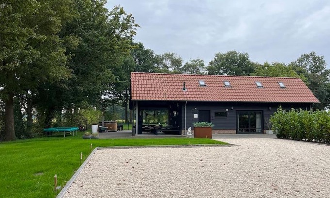 Tollebeek Casa | Landelijk gelegen vakantiehuis met hottub!