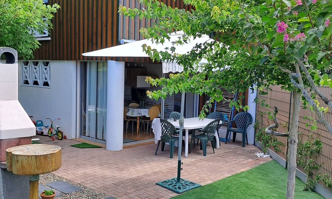 Biscarrosse Villa | Encantadora casa conectada en residencia levantada cerca del lago de Biscarosse