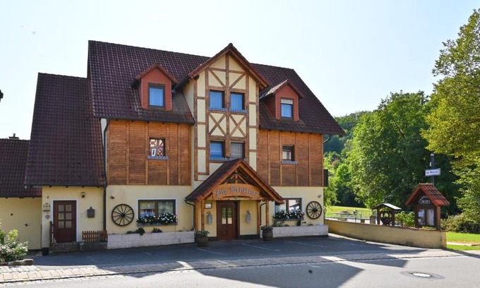 Staffelstein Casa | Landgasthof Zur Scheune