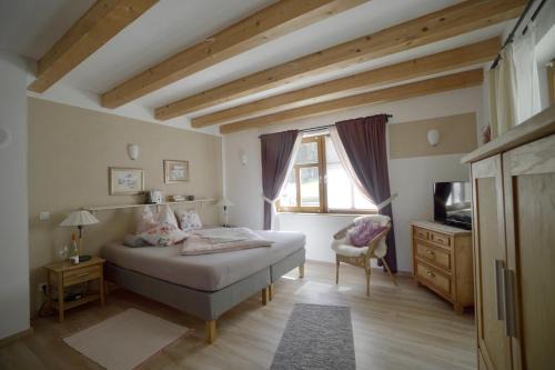 Vestenbergsgreuth Apartamento | Landgut Seebühne - Apartment mit Seeblick im Steigerwald