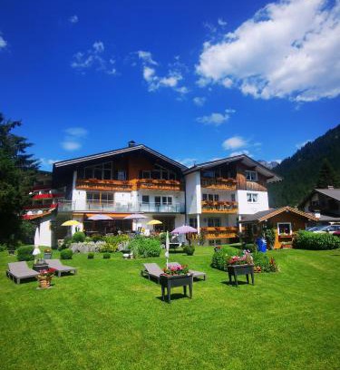 Mittelberg Hotel | Landhaus Thaler