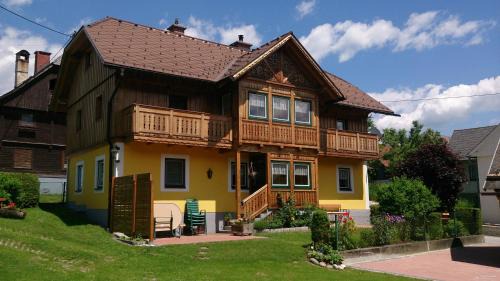 Aigen im Ennstal Apartamento | Landhaus Tippl