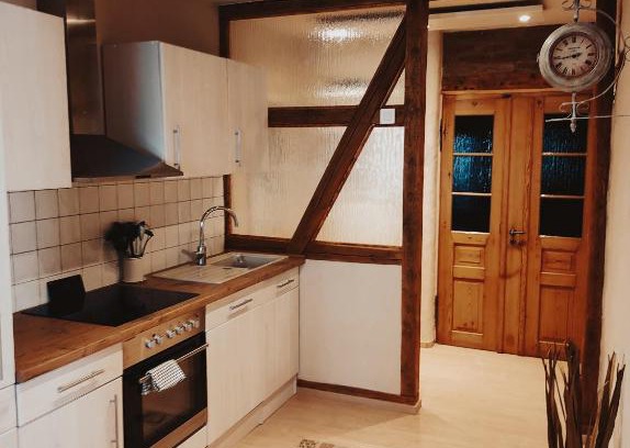 Bad Klosterlausnitz Apartamento | Landhausstil-Familienferienwohnung Florentine