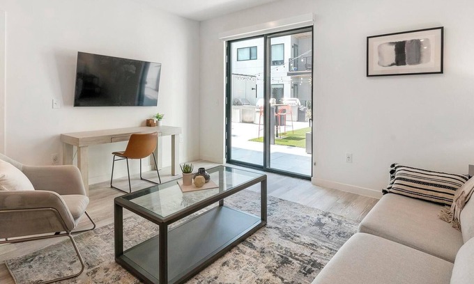 Richmond Apartamento | Landing | Amazing 1BD, Courtyard, Rooftop Lounge