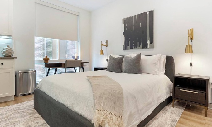 University City Apartamento | Landing at Commons on Ludlow - Studio in Univer...